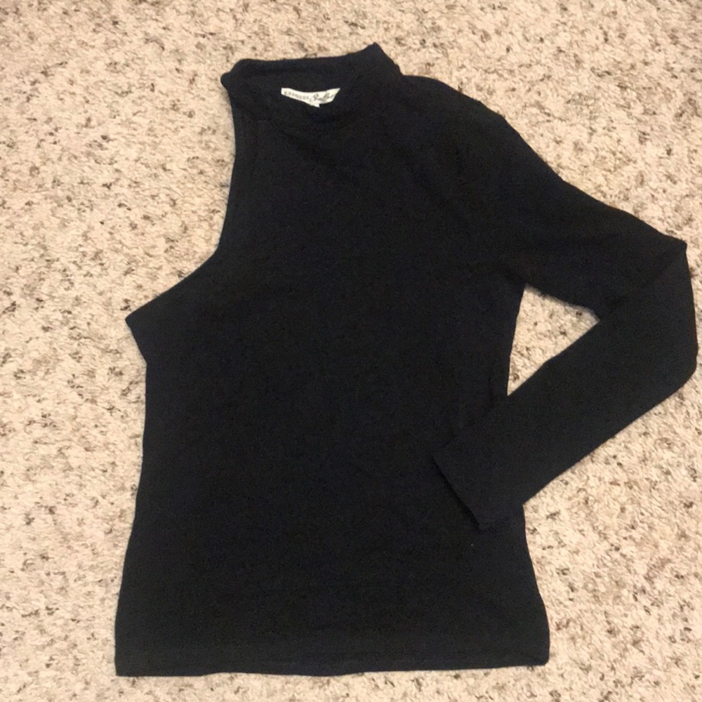 One sleeve black fitted top